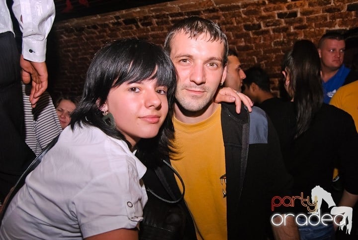 Respiră distracţia în Club Escape, 