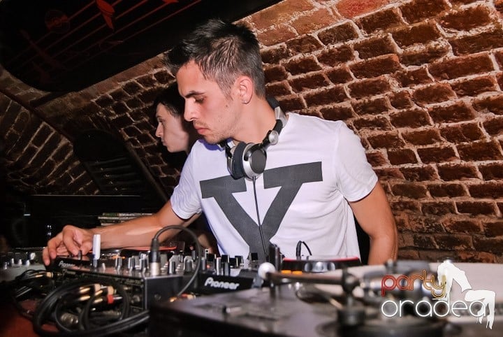 Respiră distracţia în Club Escape, 