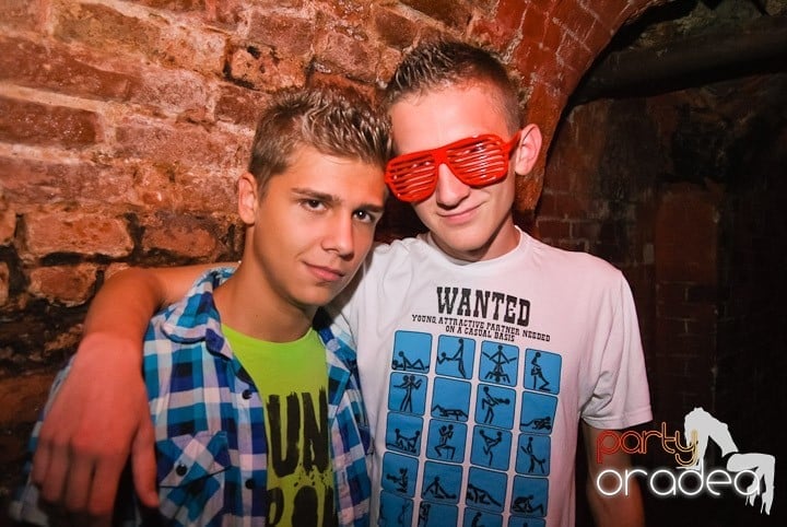 Respiră distracţia în Club Escape, 