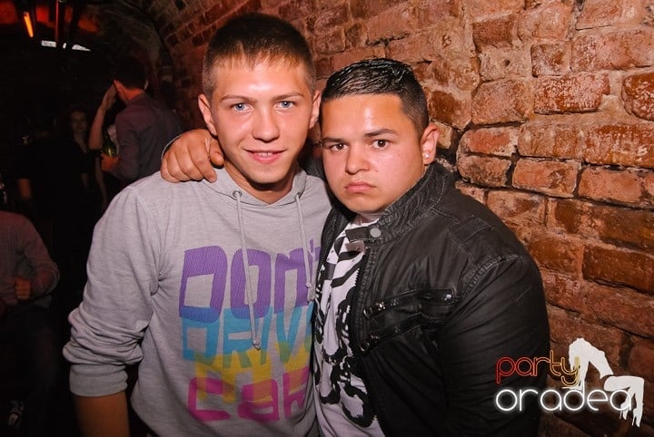 Respiră distracţia în Club Escape, 