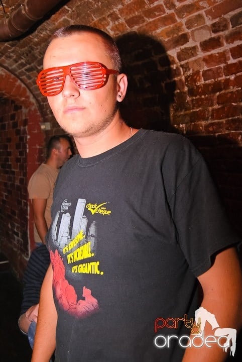 Respiră distracţia în Club Escape, 