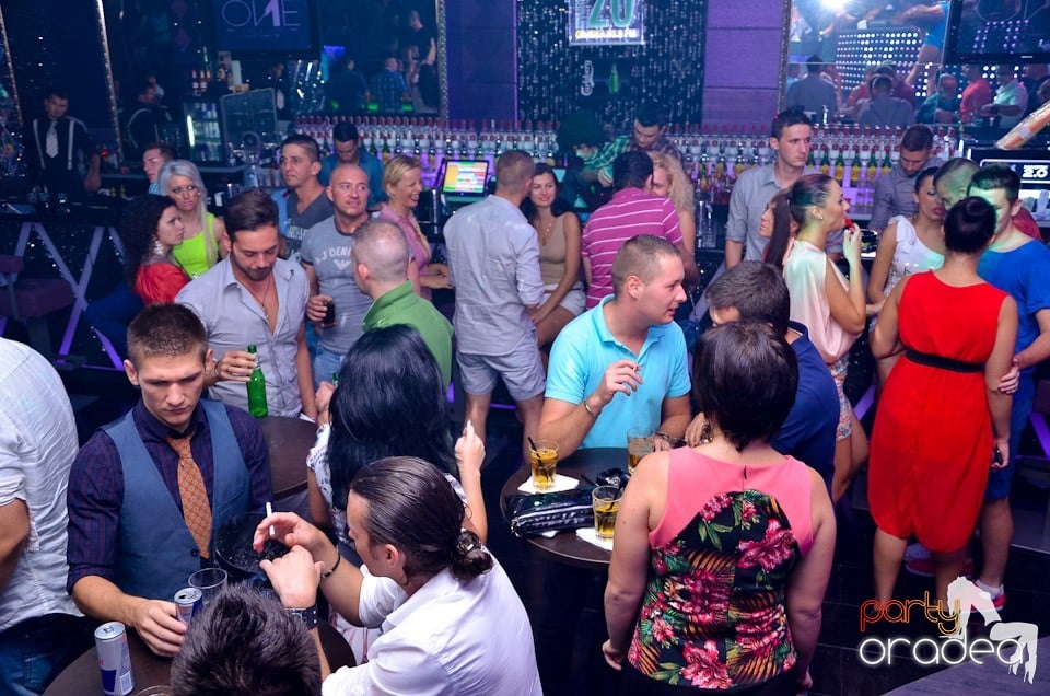 Retro Night Fever în Club The One, 