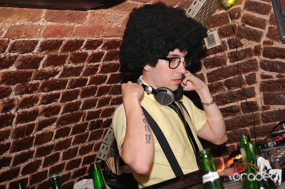 Retro Party în Club Escape, 