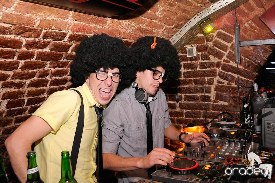 Retro Party în Club Escape, 