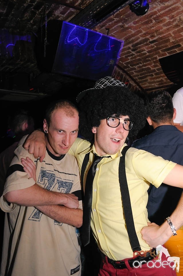 Retro Party în Club Escape, 