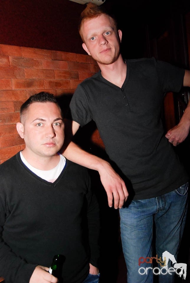 Retro Party în Club Escape, 