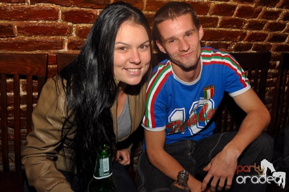 Retro Party în Club Escape, 