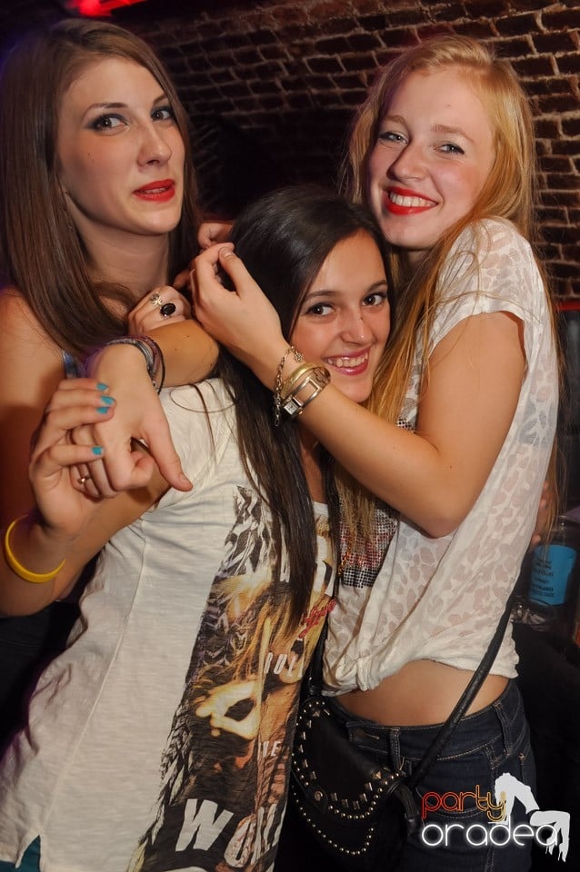 Retro Party în Club Escape, 