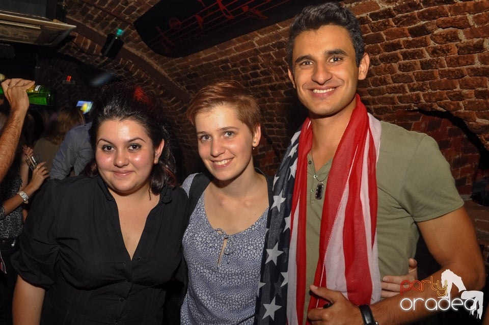 Retro Party în Club Escape, 