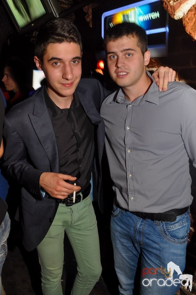 Retro Party în Club Escape, 