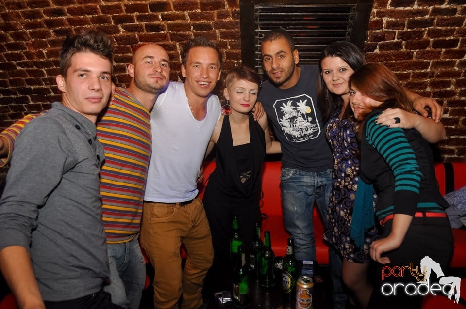 Retro Party în Club Escape, 