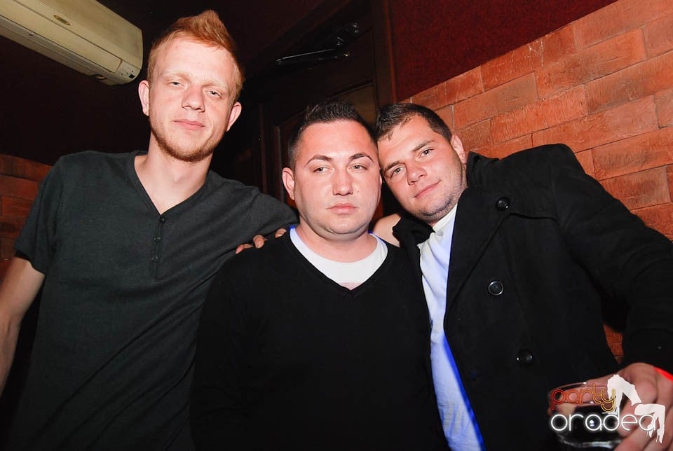 Retro Party în Club Escape, 