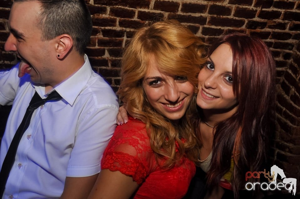 Retro Party în Club Escape, 