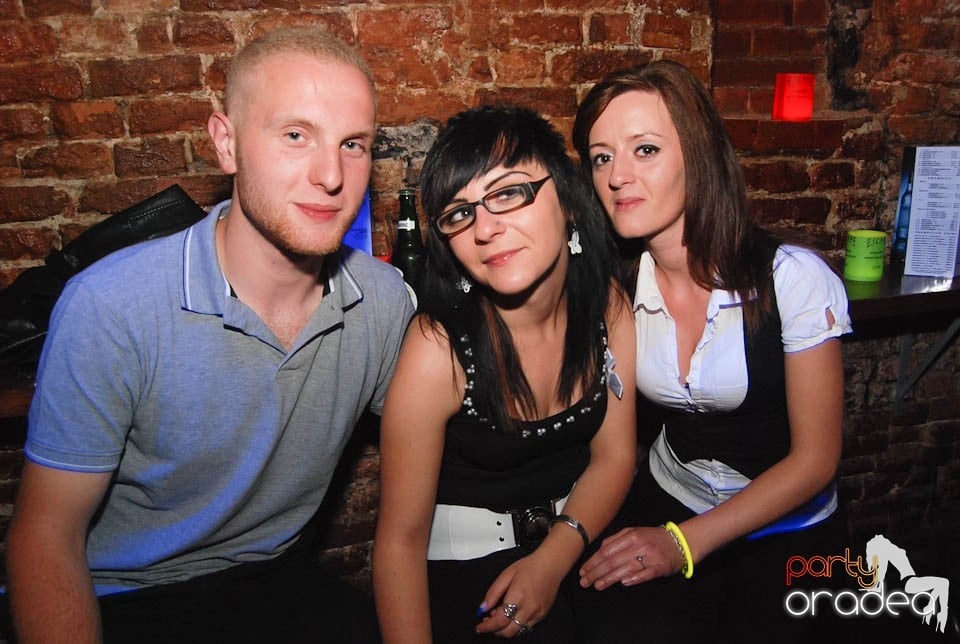 Retro Party în Club Escape, 