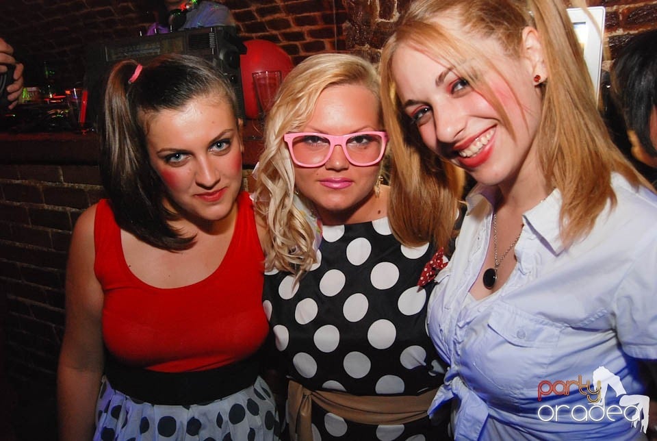Retro Party în Club Escape, 