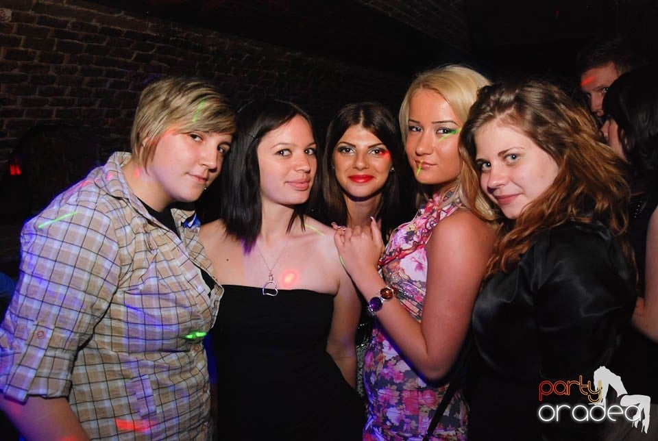 Retro Party în Club Escape, 