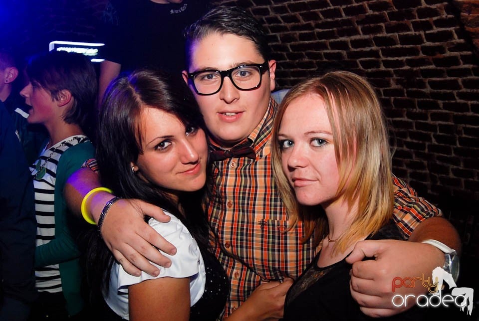 Retro Party în Club Escape, 