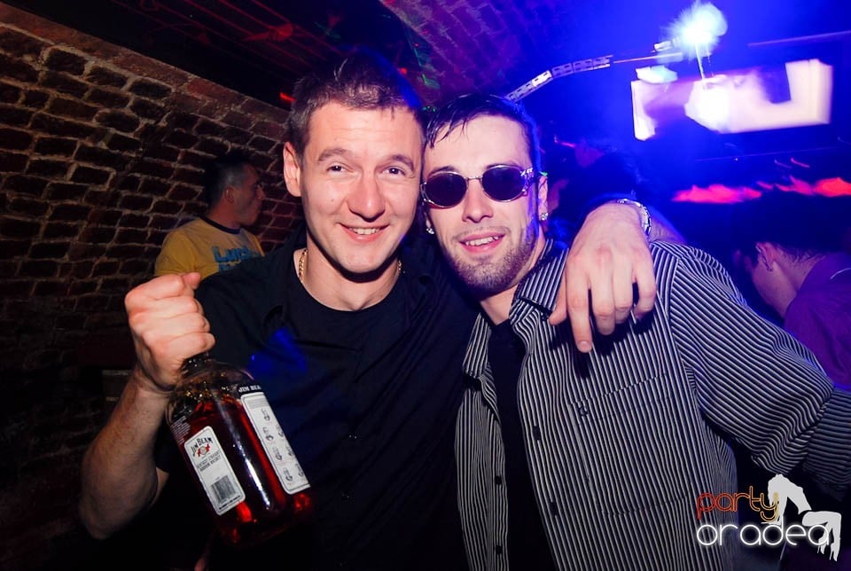 Retro Party în Club Escape, 