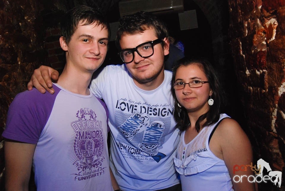 Retro Party în Club Escape, 