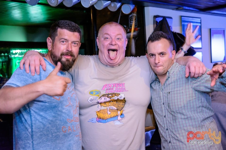 Retro Party, Queen's Music Pub