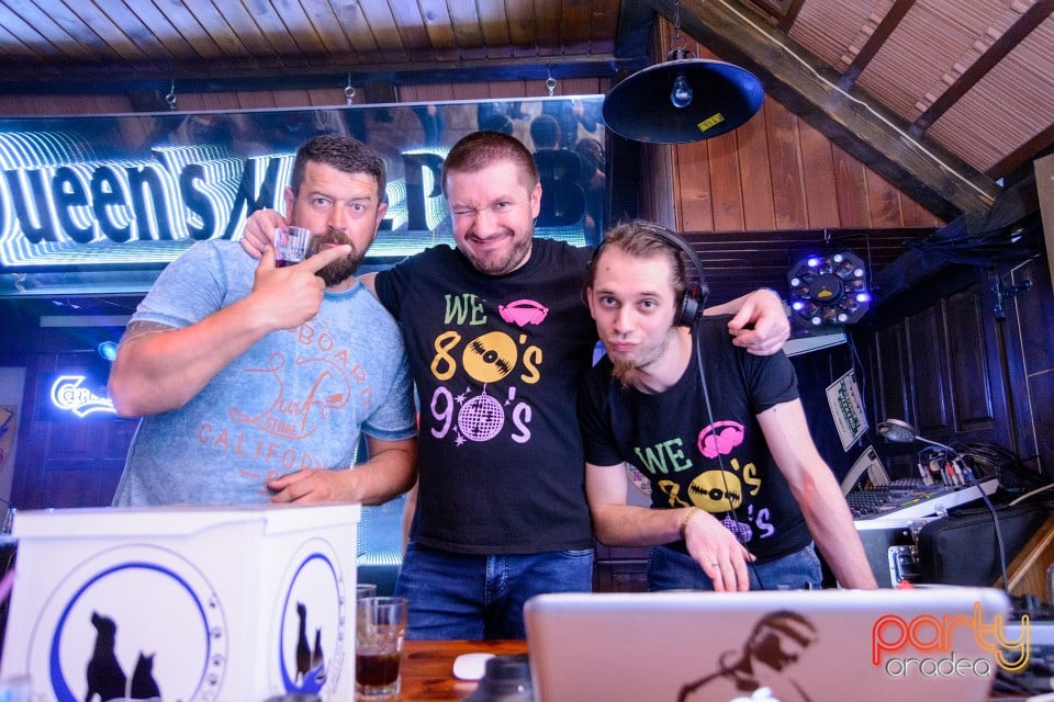 Retro Party, Queen's Music Pub