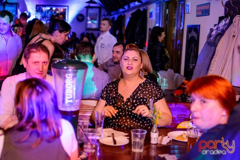 Retro Party, Queen's Music Pub