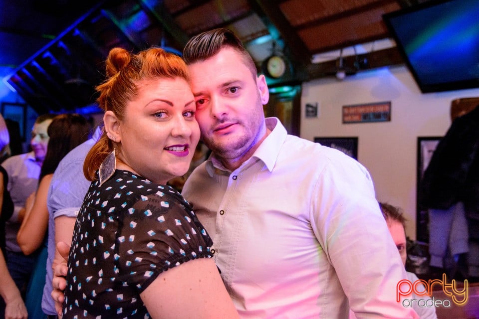 Retro Party, Queen's Music Pub