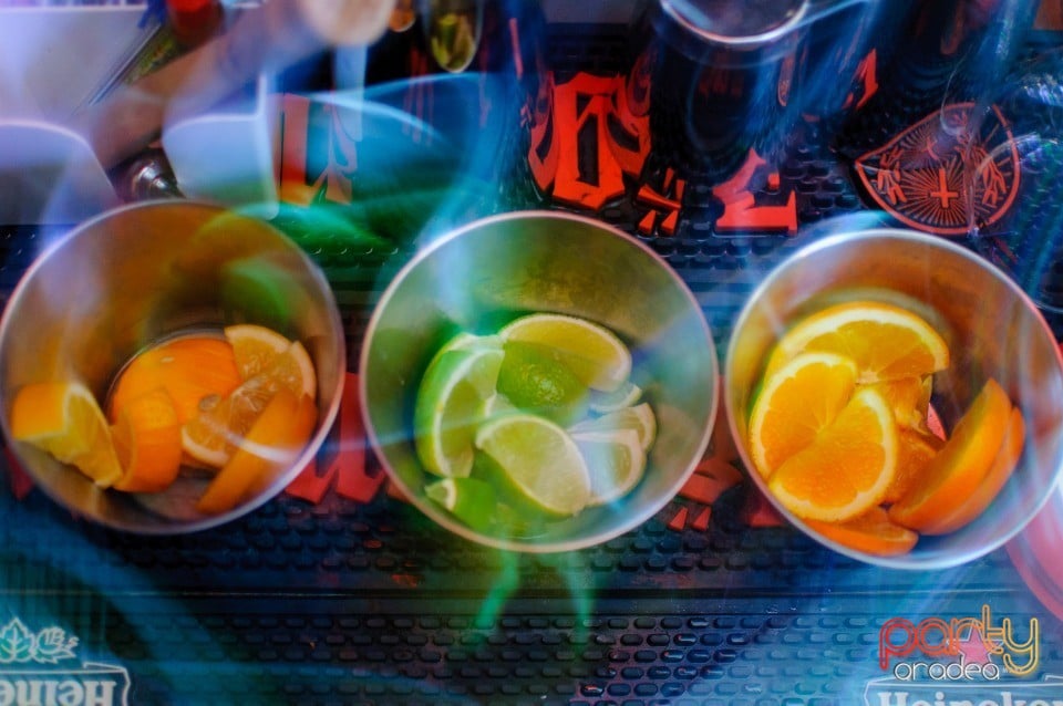 Retro vs New House Party, Juice