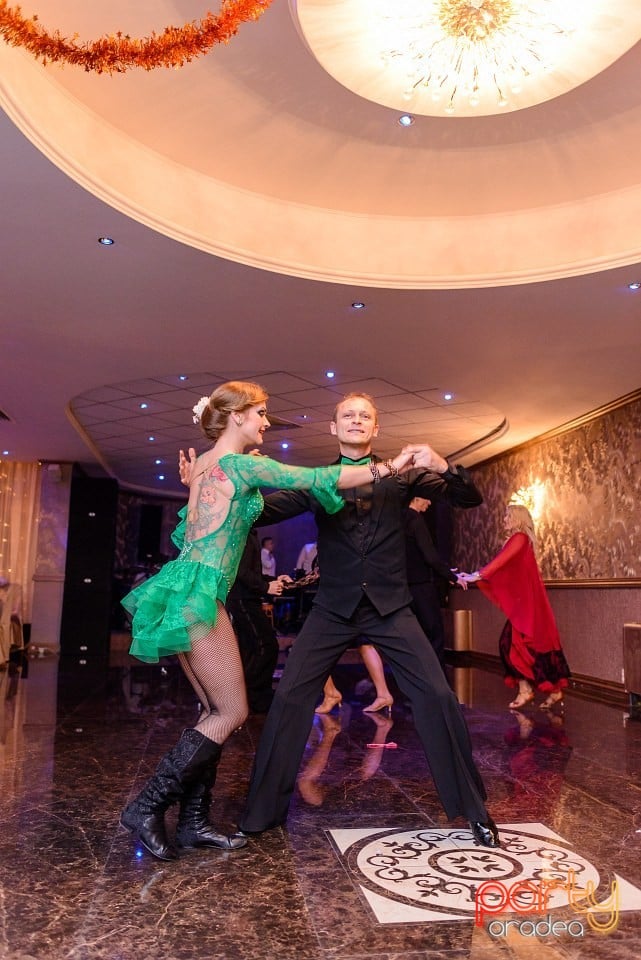 Revelion în Hotel Internaţional, Hotel Internaţional