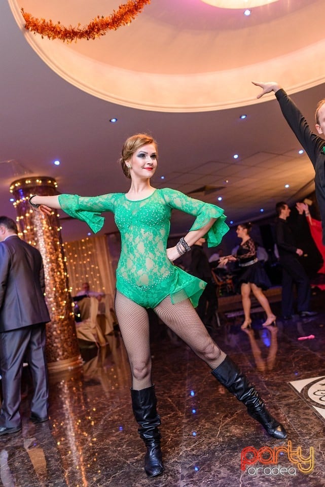 Revelion în Hotel Internaţional, Hotel Internaţional