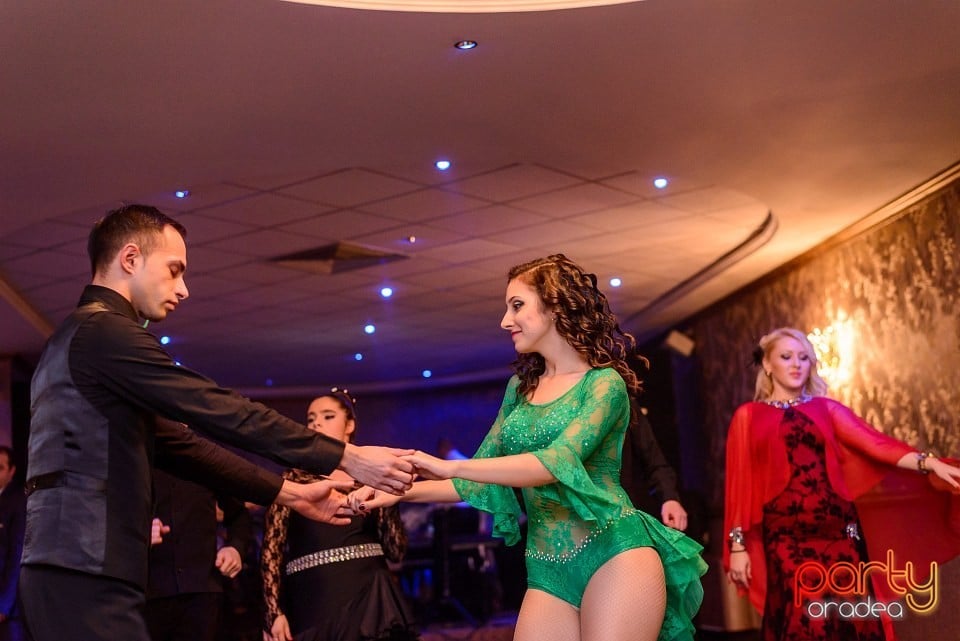 Revelion în Hotel Internaţional, Hotel Internaţional