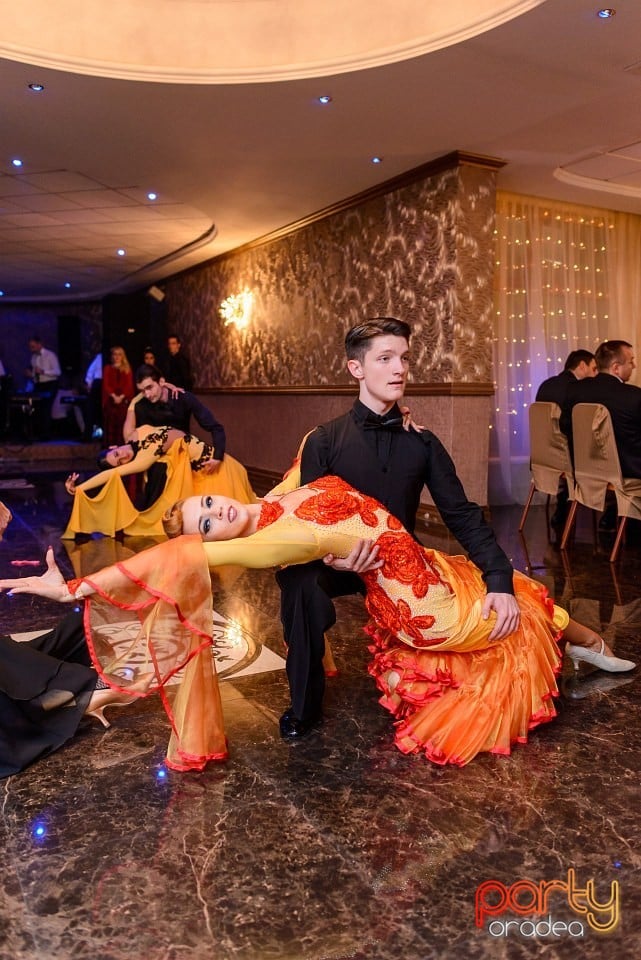 Revelion în Hotel Internaţional, Hotel Internaţional