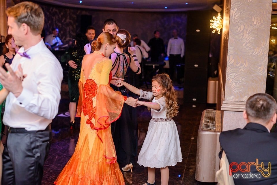 Revelion în Hotel Internaţional, Hotel Internaţional