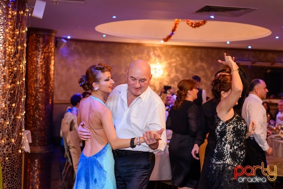 Revelion în Hotel Internaţional, Hotel Internaţional