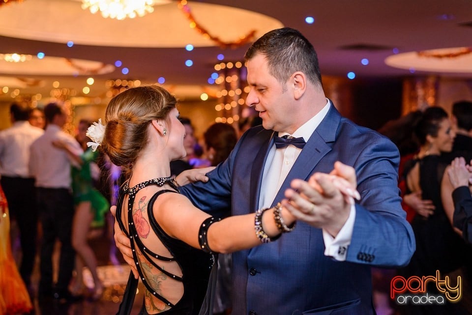 Revelion în Hotel Internaţional, Hotel Internaţional
