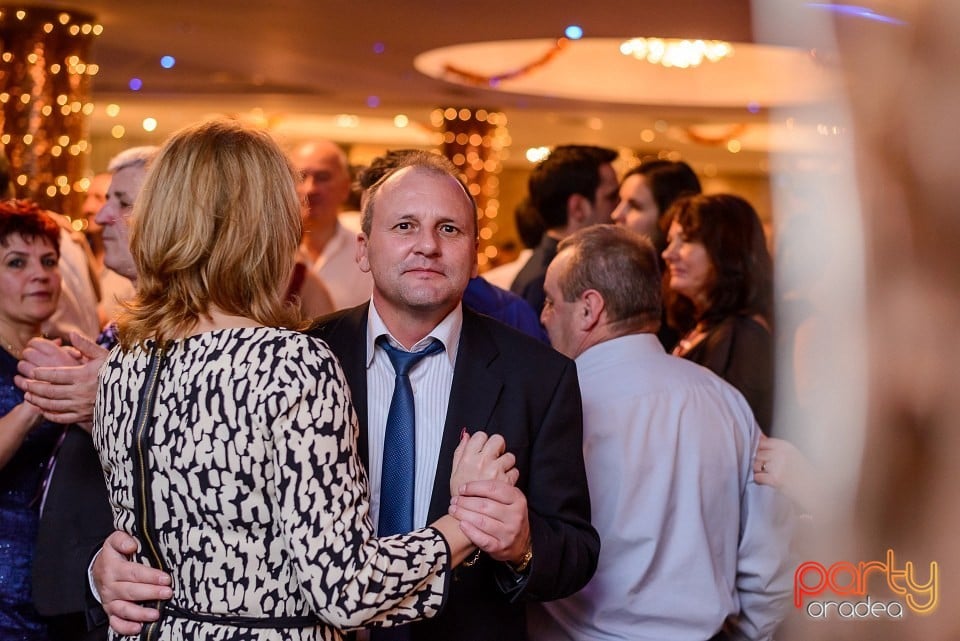 Revelion în Hotel Internaţional, Hotel Internaţional