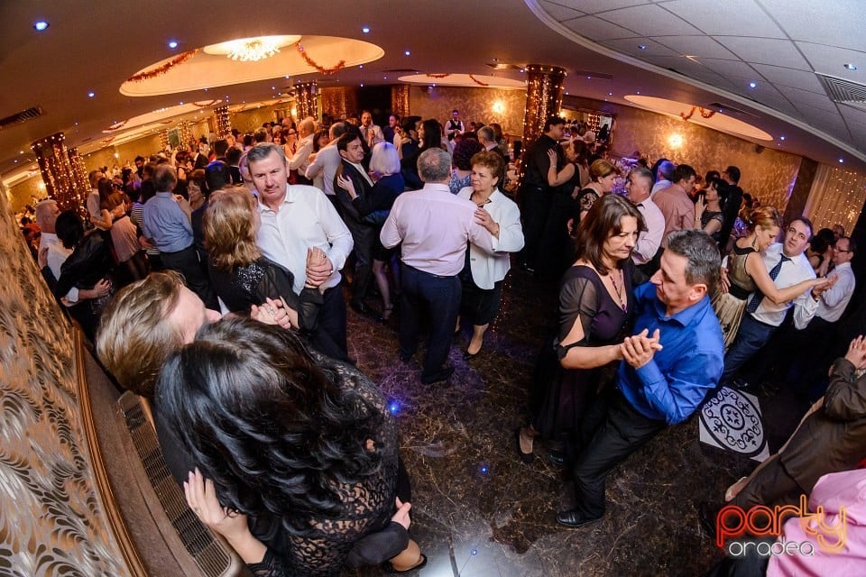 Revelion în Hotel Internaţional, Hotel Internaţional