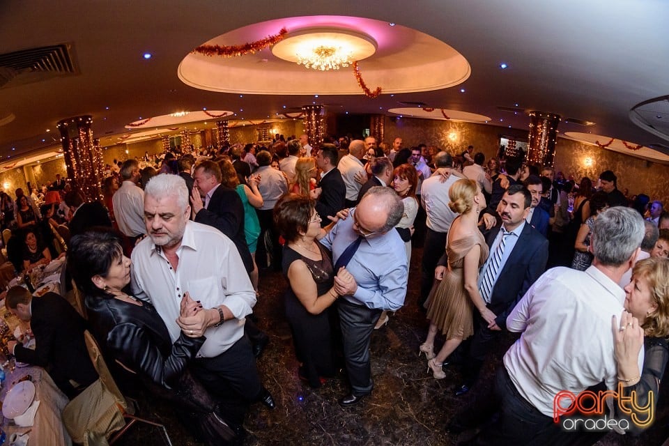 Revelion în Hotel Internaţional, Hotel Internaţional
