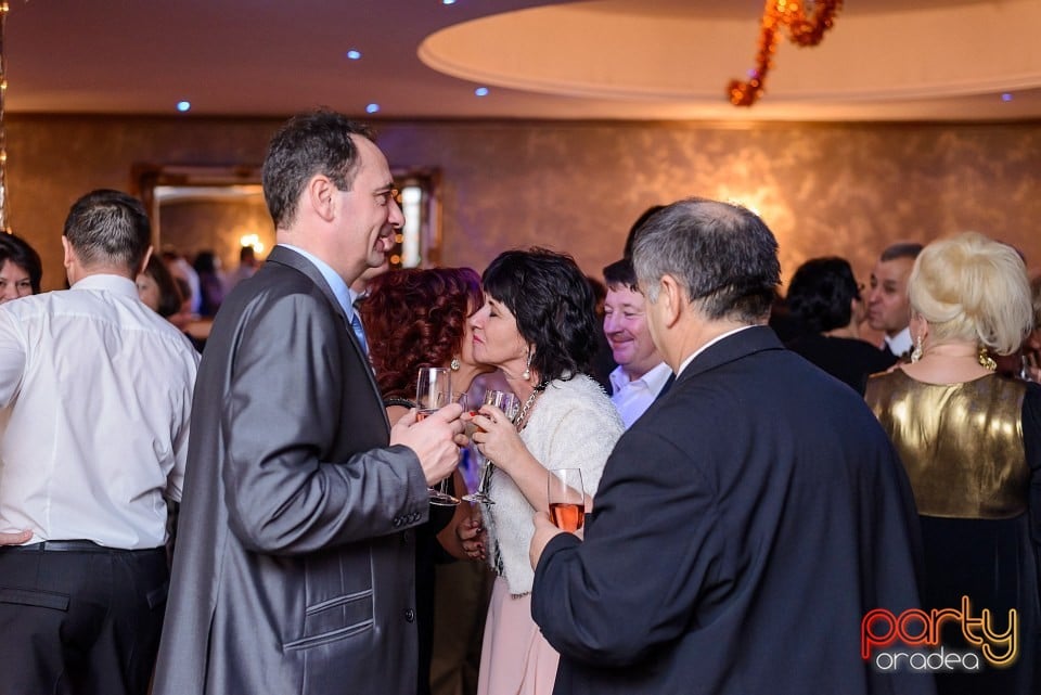 Revelion în Hotel Internaţional, Hotel Internaţional