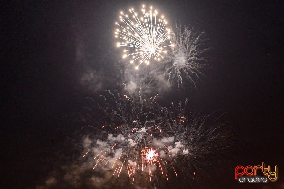 Revelion în Hotel Internaţional, Hotel Internaţional