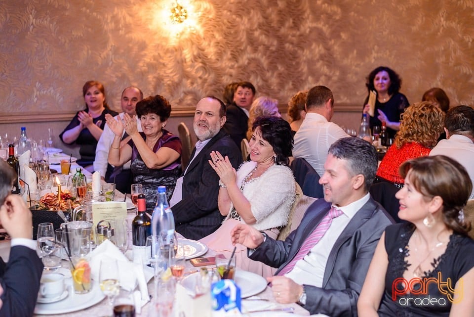 Revelion în Hotel Internaţional, Hotel Internaţional