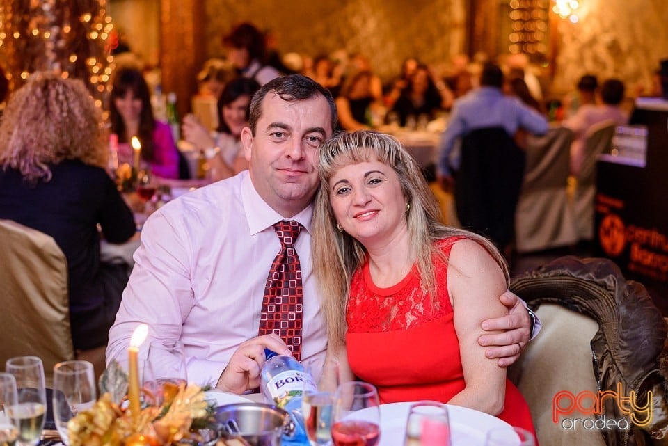 Revelion în Hotel Internaţional, Hotel Internaţional