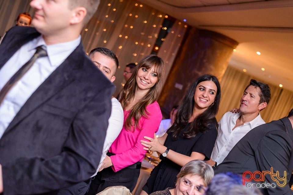 Revelion în Hotel Internaţional, Hotel Internaţional