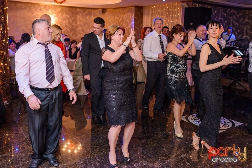 Revelion în Hotel Internaţional, Hotel Internaţional