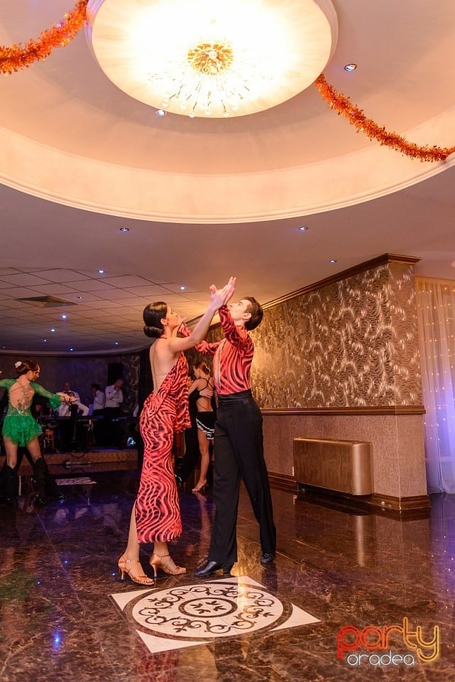 Revelion în Hotel Internaţional, Hotel Internaţional