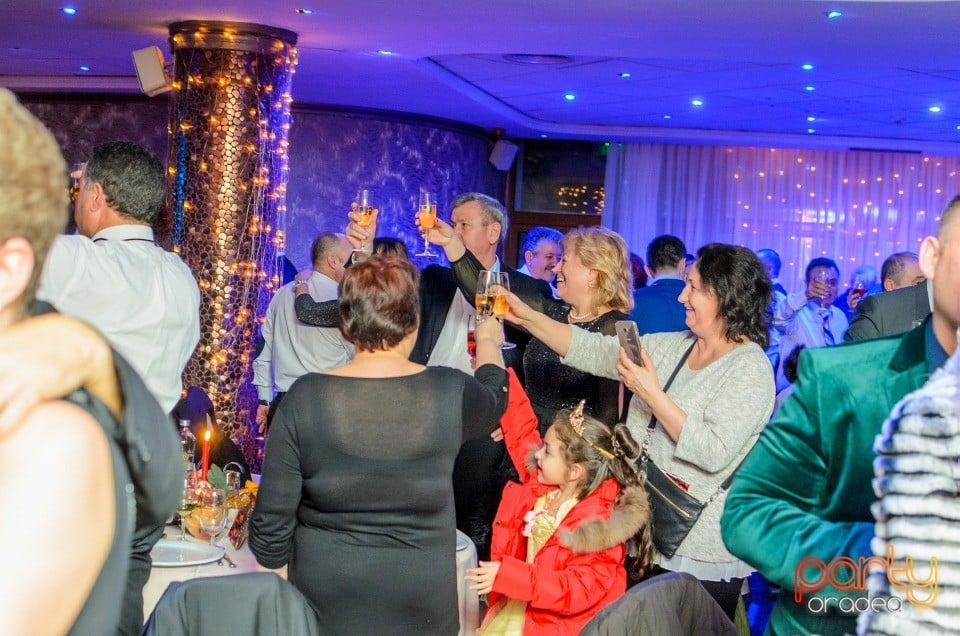 Revelion la Hotel Internaţional, Hotel Internaţional