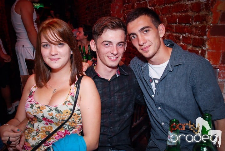 S-a sunat clopoţelul în Escape, 