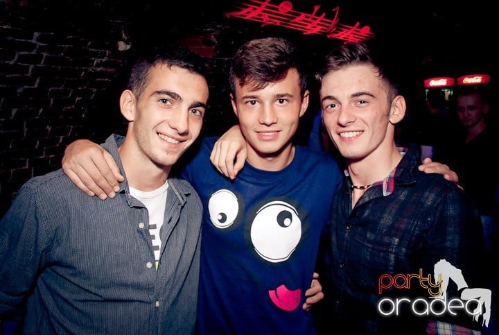 S-a sunat clopoţelul în Escape, 