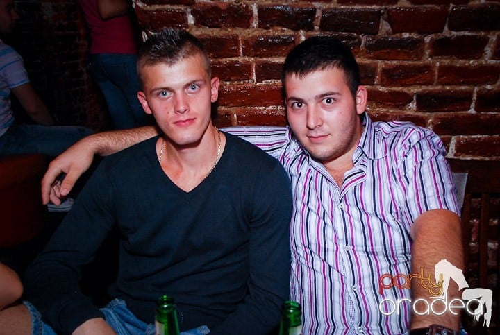 S-a sunat clopoţelul în Escape, 