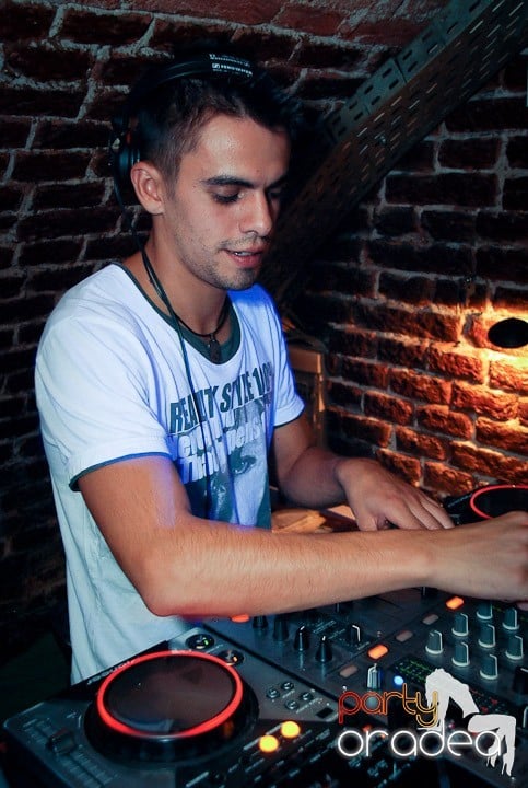 S-a sunat clopoţelul în Escape, 